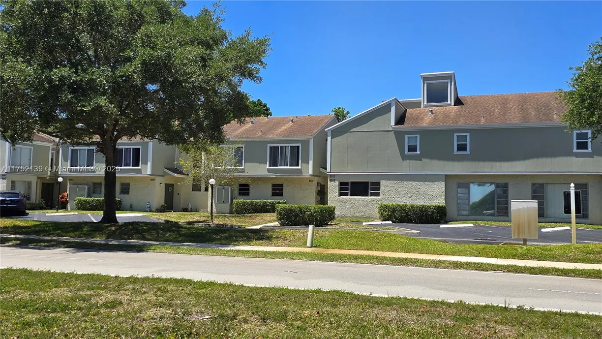 South Florida Real Estate | View 8005 Lagos De Campo Blvd, L-4 | 2 Beds, 1 Bath