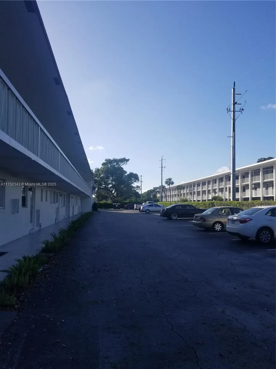 South Florida Real Estate | View 899 SE 2nd Ave, 216 | 1 Bed, 1 Bath