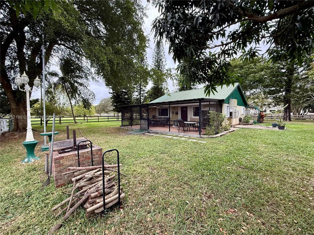South Florida Real Estate | View 5710 SW 133rd Ave | Listing