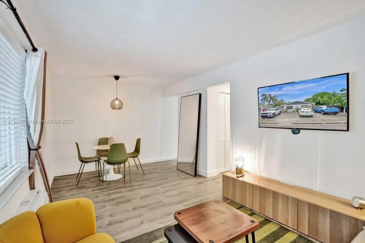 South Florida Real Estate | View 1239 NE 15th Ave, 2 | Listing