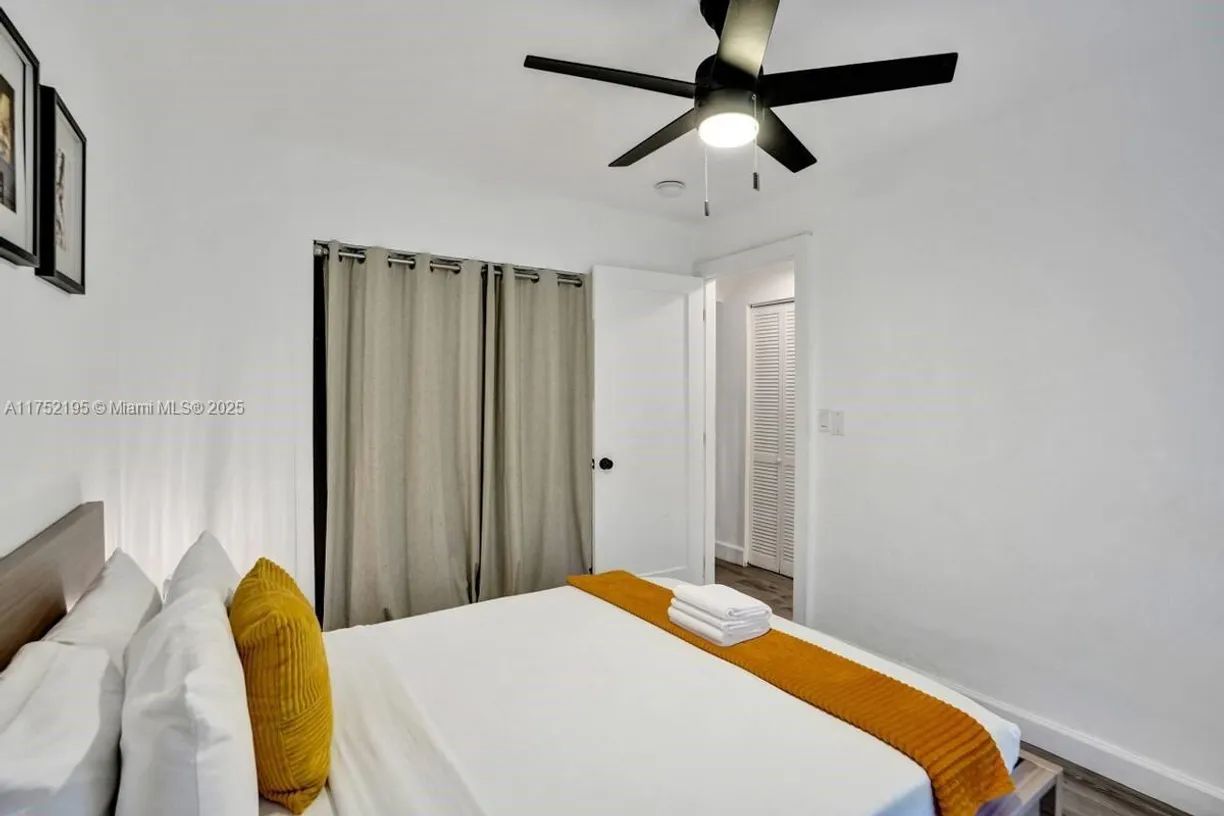 South Florida Real Estate | View 1239 NE 15th Ave, 2 | Listing