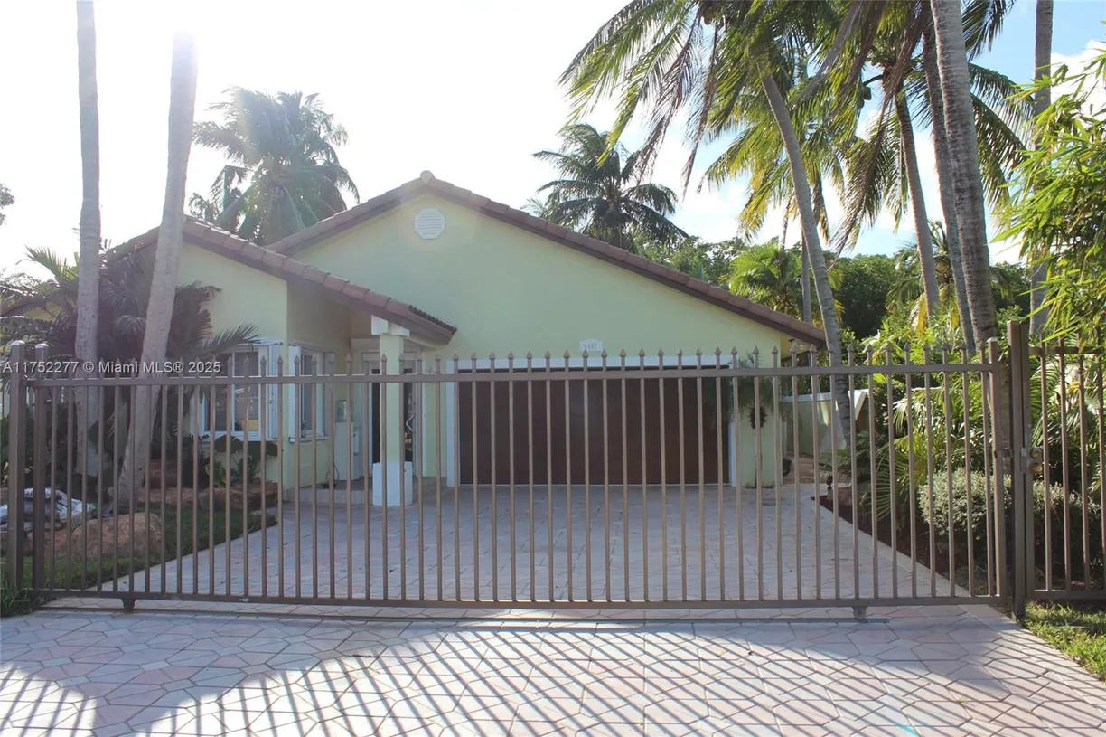 South Florida Real Estate | View 4465 SW 38th Ter | 3 Beds, 2 Baths
