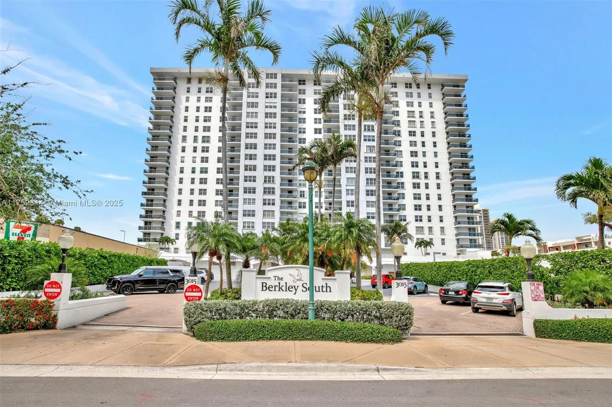 South Florida Real Estate | View 3015 N Ocean Blvd, 5B | 2 Beds, 2 Baths