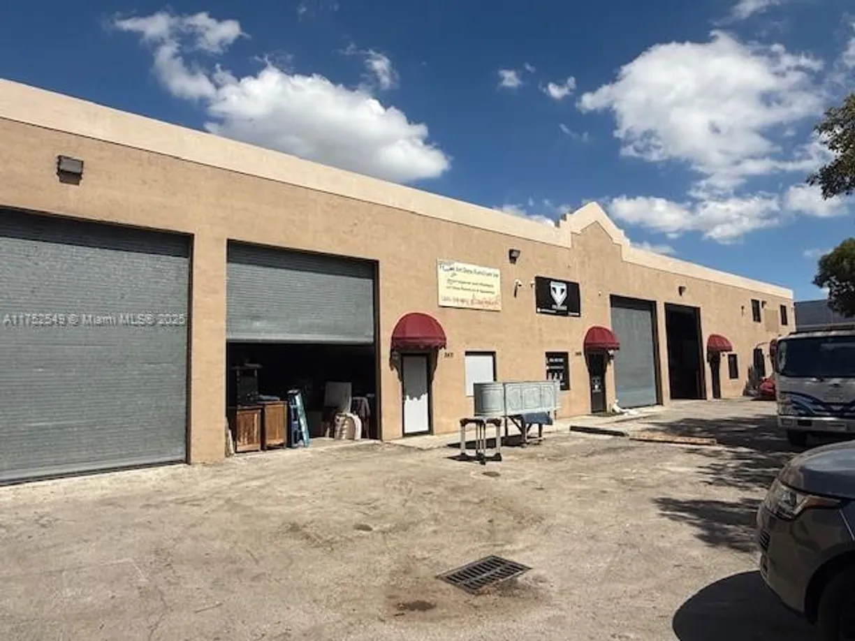 South Florida Real Estate | View 2471 W 80th St