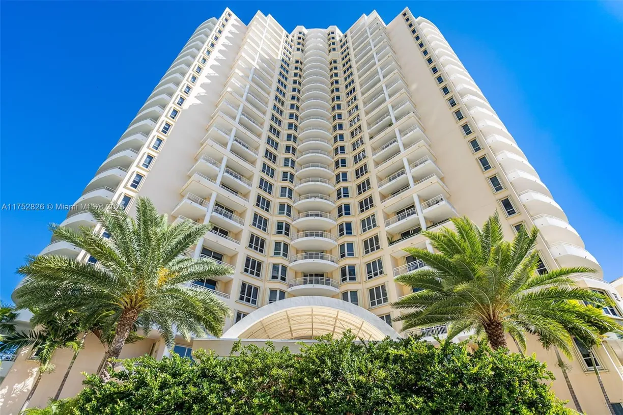 South Florida Real Estate | View 888 Brickell Key Dr, 1000 | 2 Beds, 2 Baths