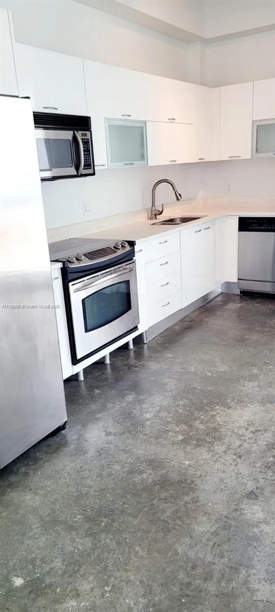 South Florida Real Estate | View 133 NE 2nd Ave, 1105 | 1 Bed, 1 Bath