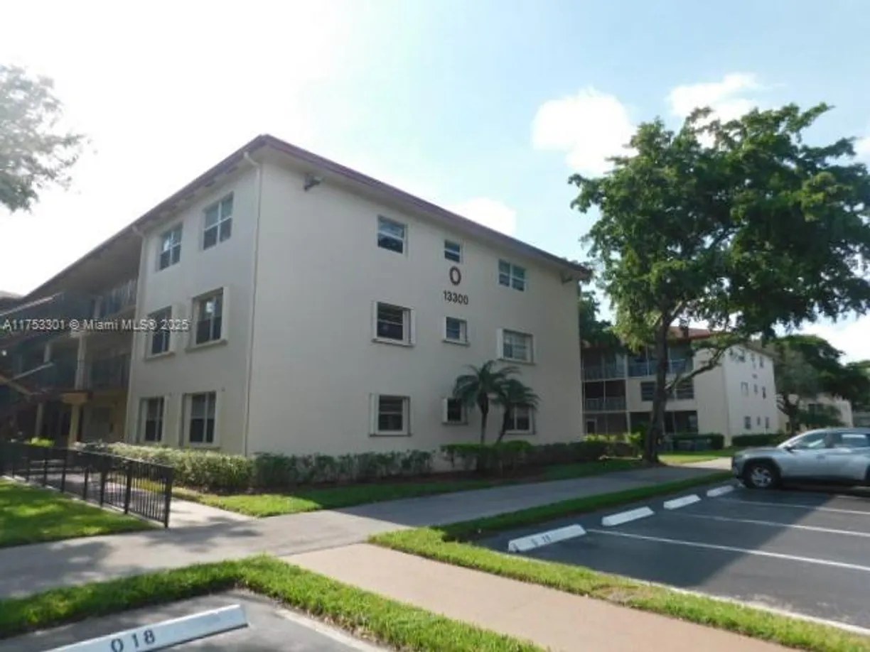 South Florida Real Estate | View 13300 SW 1st St, 112O | 1 Bed, 1 Bath