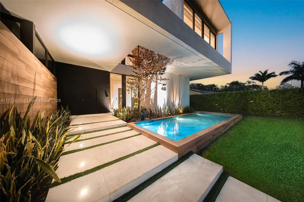 South Florida Real Estate | View 418 Sunset Dr | Listing