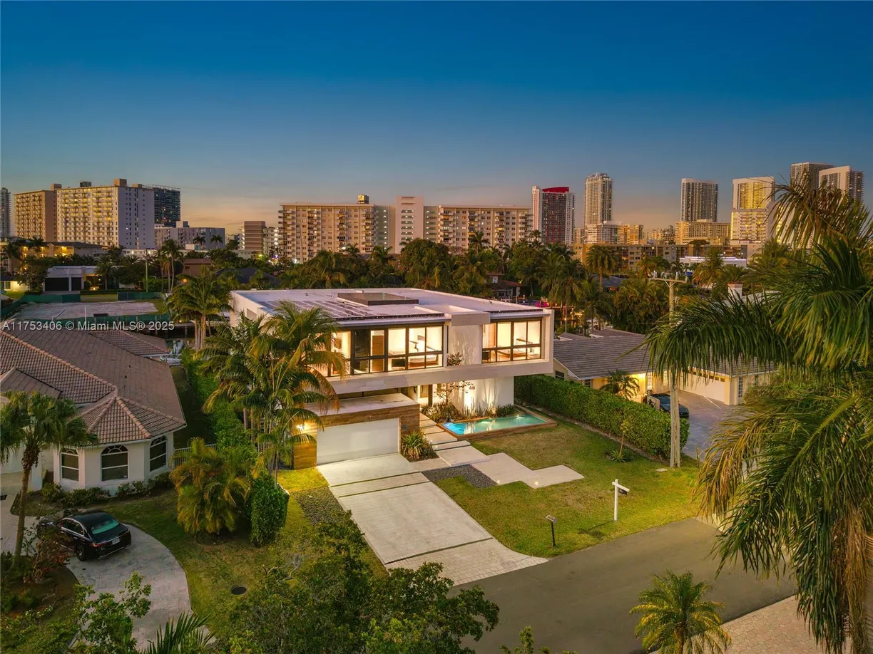 South Florida Real Estate | View 418 Sunset Dr | Listing