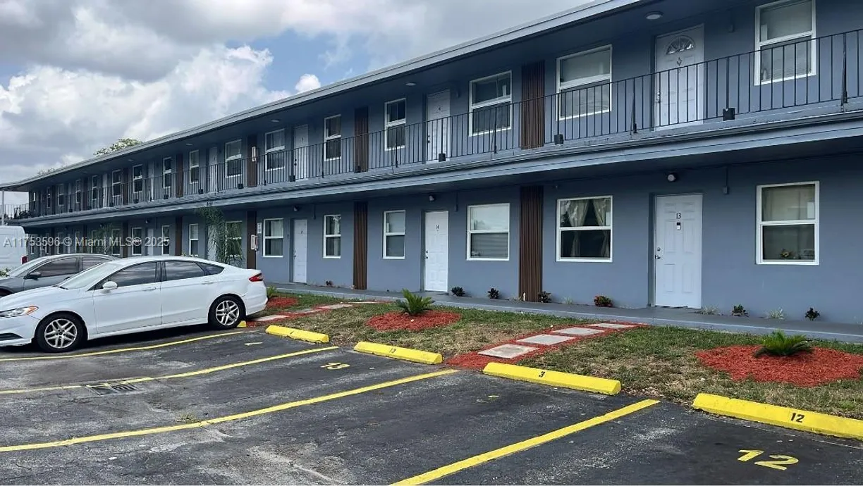 South Florida Real Estate | View 6051 Arthur St, 14 | 2 Beds, 2 Baths