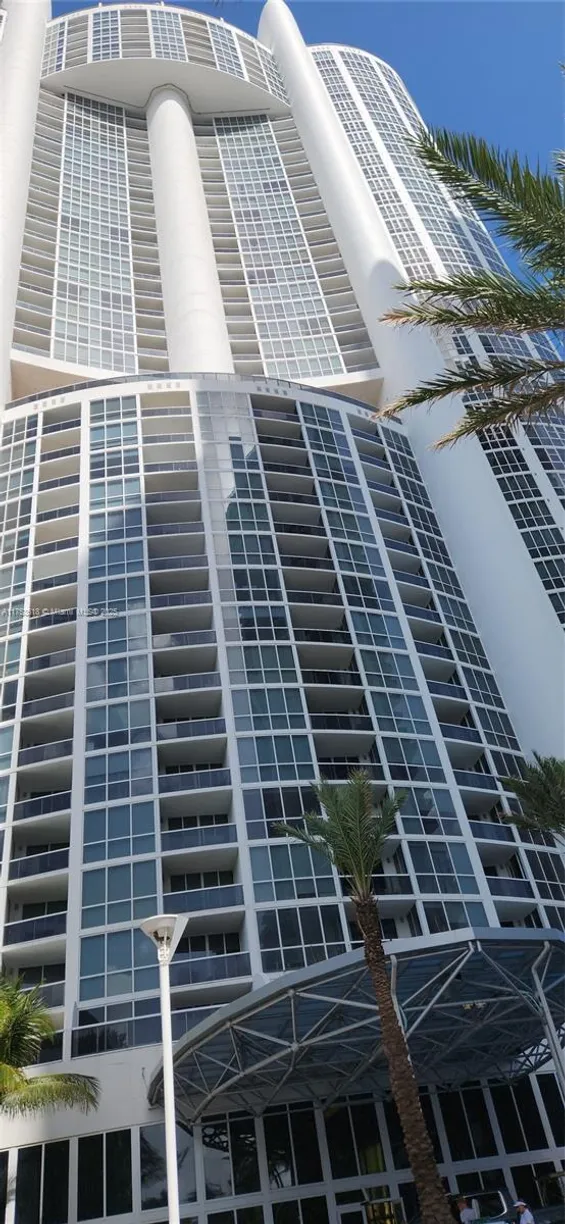 South Florida Real Estate | View 18201 Collins Ave, 4305 | 3 Beds, 2 Baths