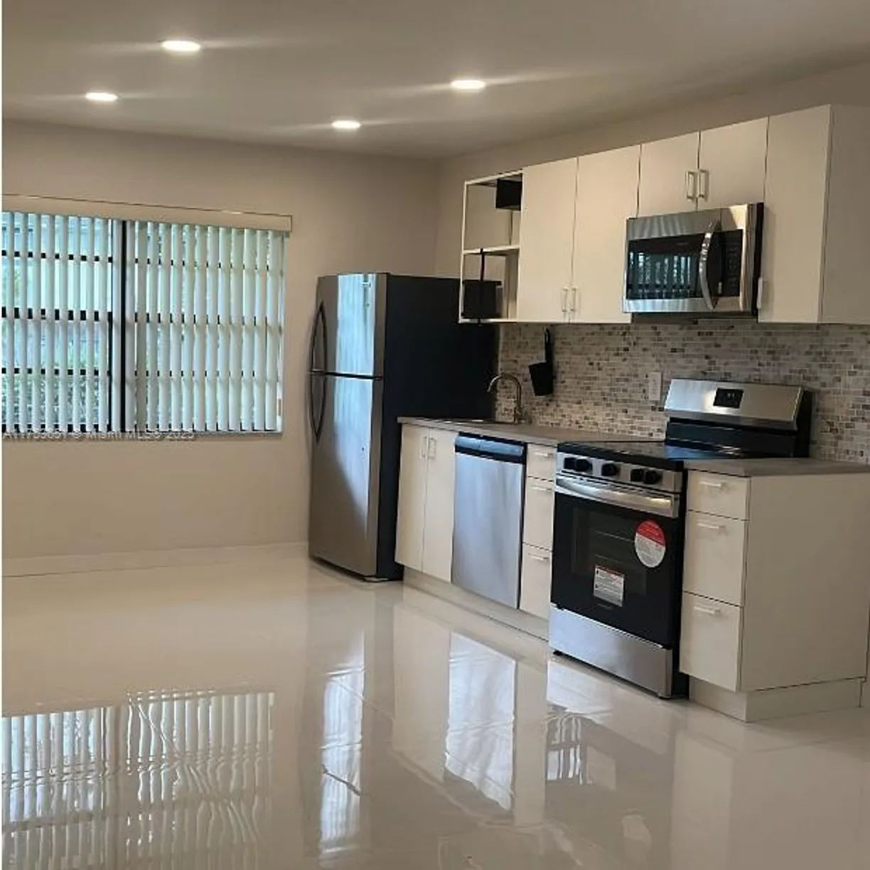 South Florida Real Estate | View 2307 Taylor St, 205 | Listing