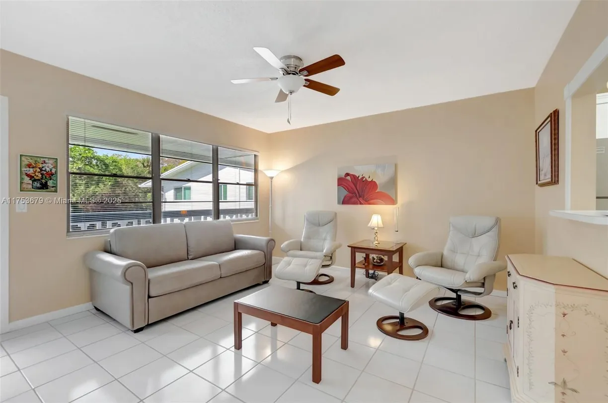 South Florida Real Estate | View 58 E Oakridge  E, 58 | Listing