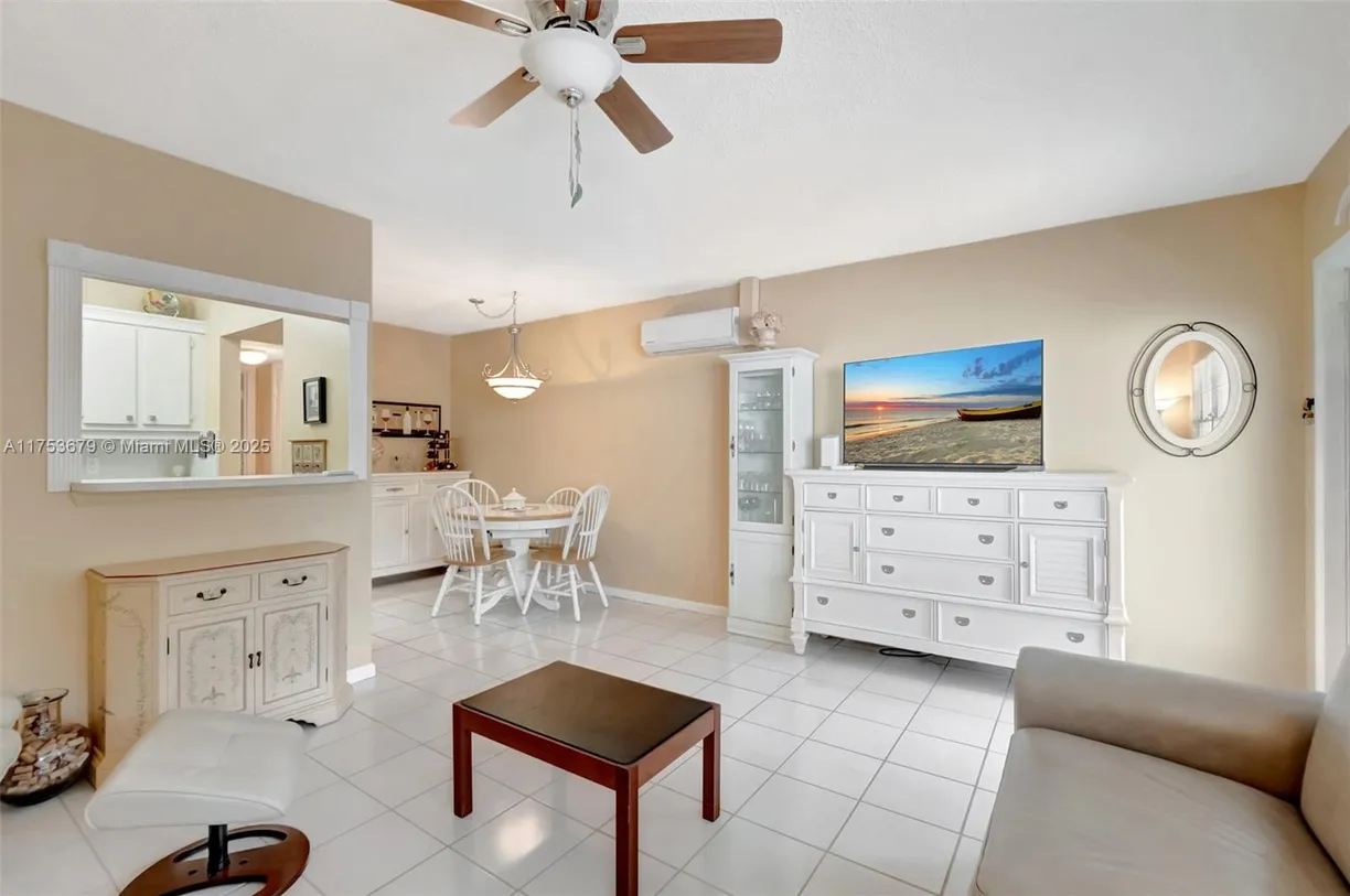 South Florida Real Estate | View 58 E Oakridge  E, 58 | Listing