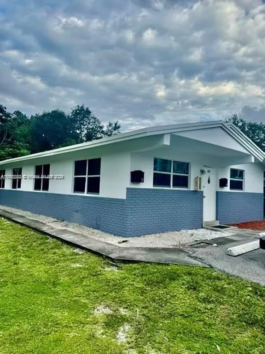 South Florida Real Estate | View 437 NW 7th Ter, B | 2 Beds, 1 Bath