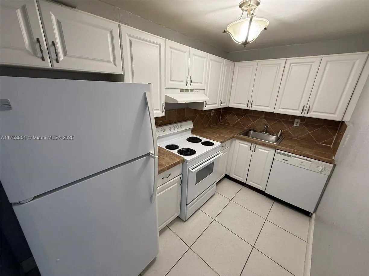 South Florida Real Estate | View 17530 NW 68th Ave, C4010 | 1 Bed, 1 Bath