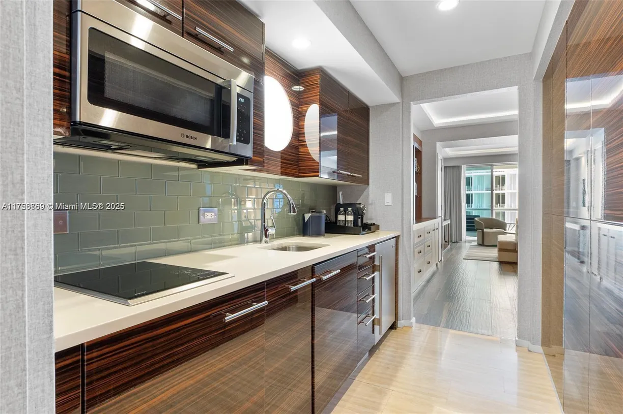 South Florida Real Estate | View 551 N Fort Lauderdale Beach Blvd, R1810 | Listing
