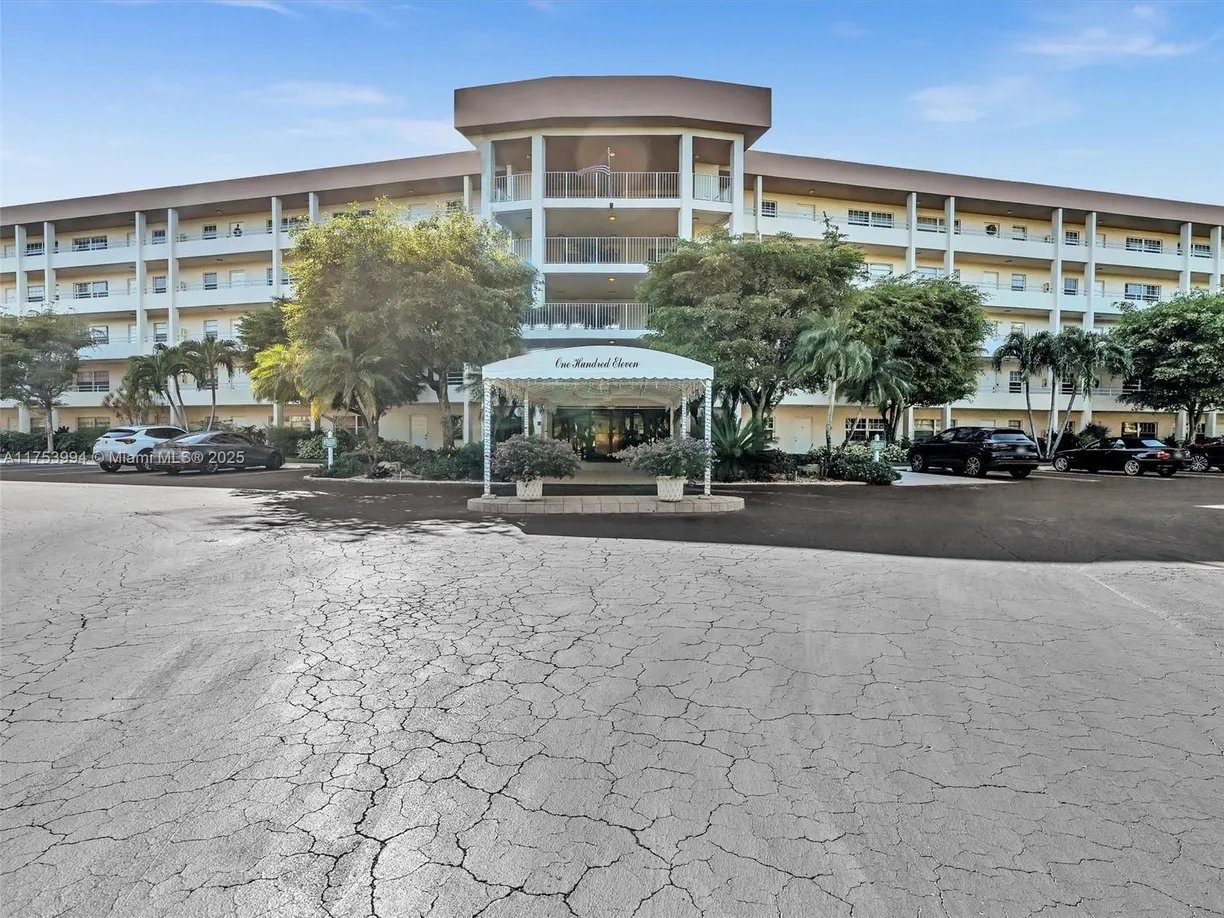 South Florida Real Estate | View 535 Oaks Dr, 502 | 3 Beds, 2 Baths