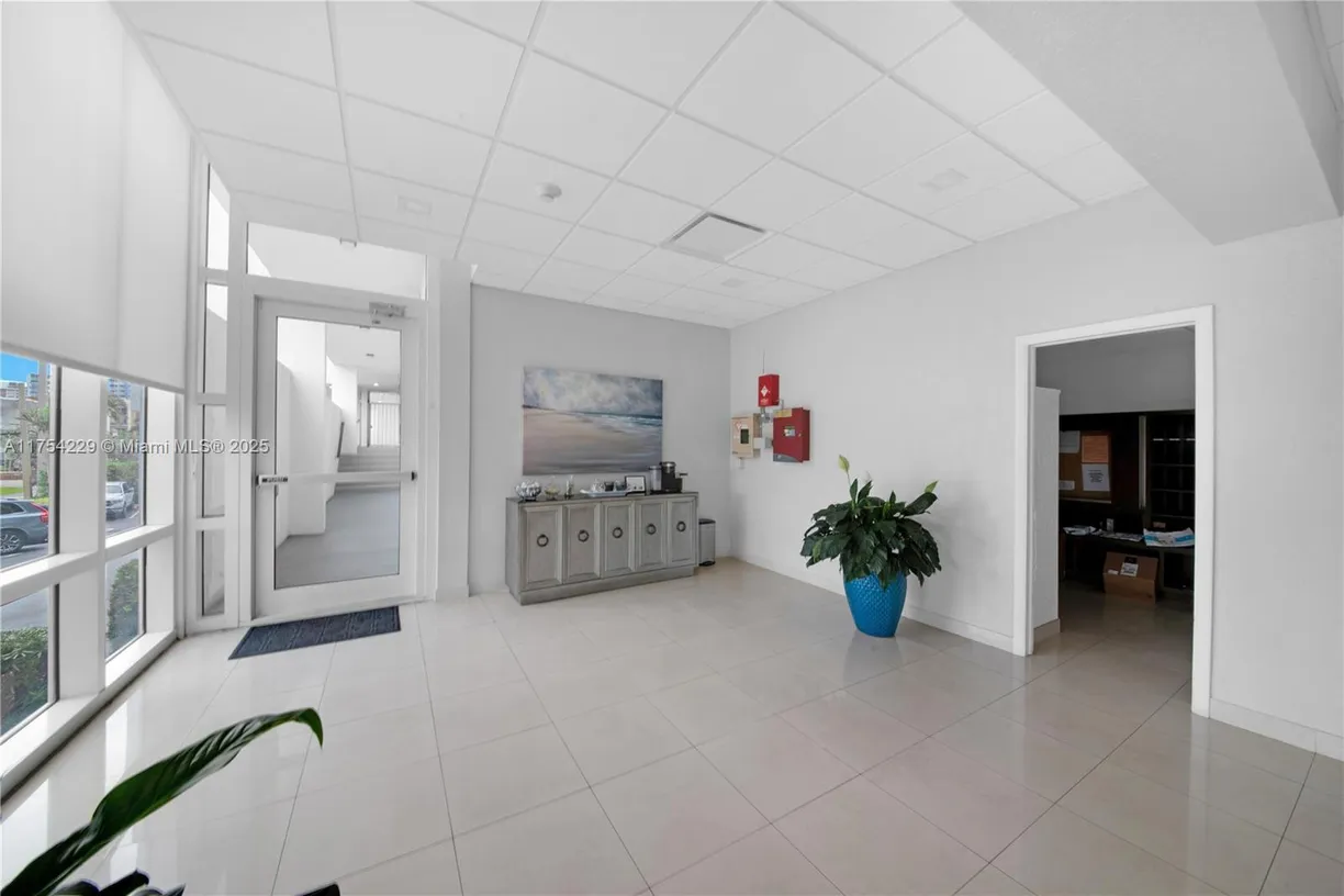 South Florida Real Estate | View 521 N Riverside Dr, 606 | Listing