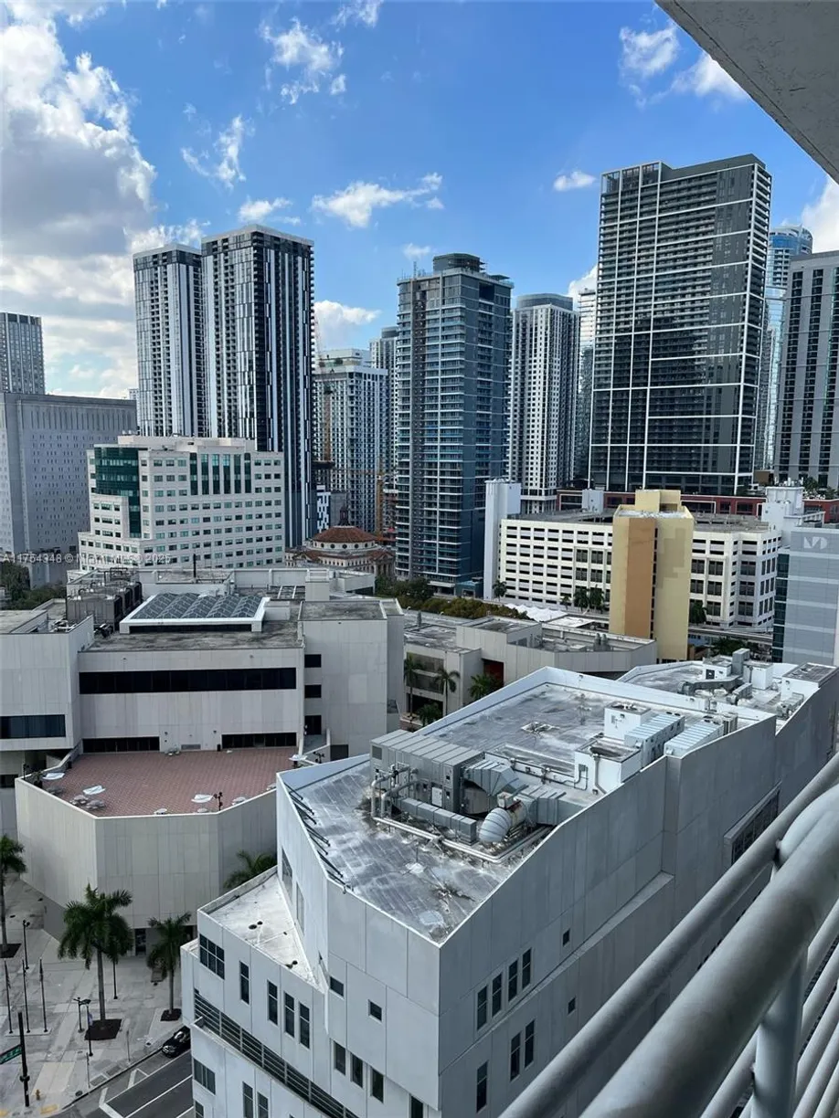 South Florida Real Estate | View 234 NE 3rd St, 1903 | 1 Bed, 1 Bath