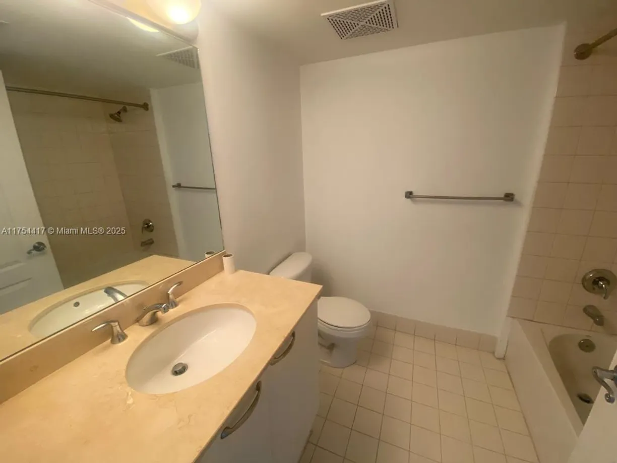 South Florida Real Estate | View 2101 Brickell Ave, 1401 | Listing