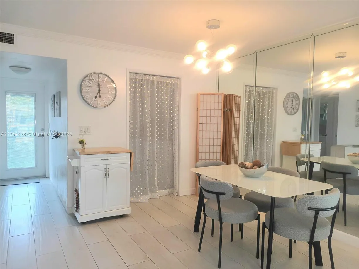 South Florida Real Estate | View 2600 Diana Dr, 103 | Listing