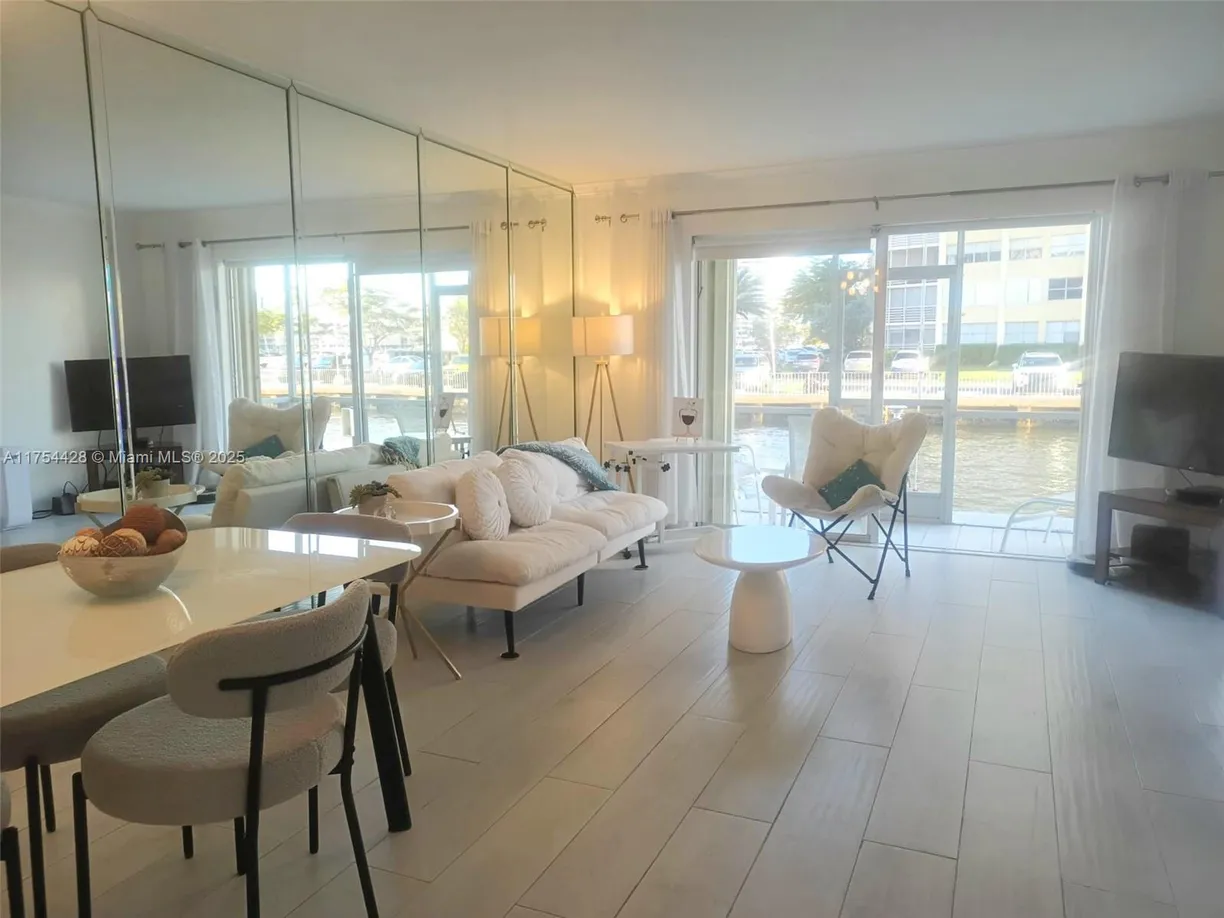 South Florida Real Estate | View 2600 Diana Dr, 103 | 1 Bed, 1 Bath