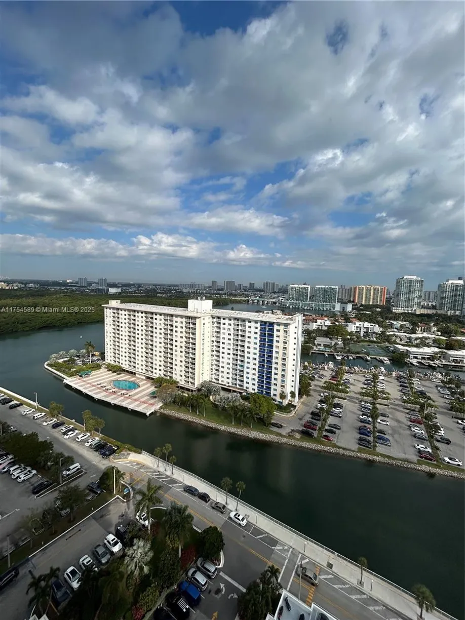 South Florida Real Estate | View 500 Bayview Dr, PH27 | 1 Bed, 1 Bath