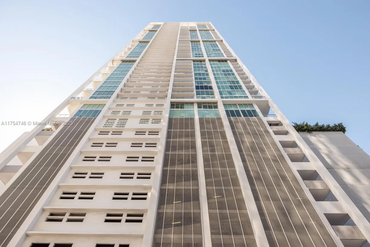South Florida Real Estate | View 1040 Biscayne Blvd, 2507 | Listing