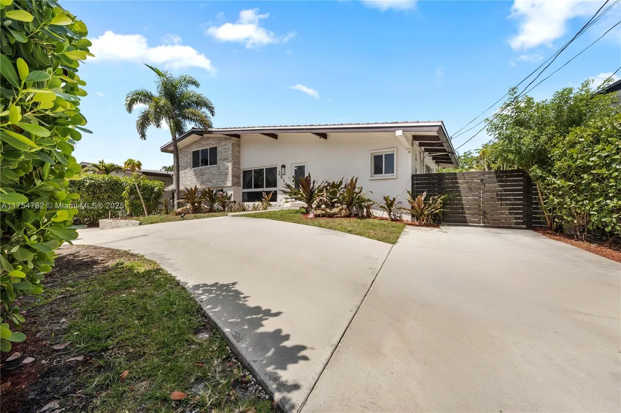 South Florida Real Estate | View 2413 Sugarloaf Ln | Listing