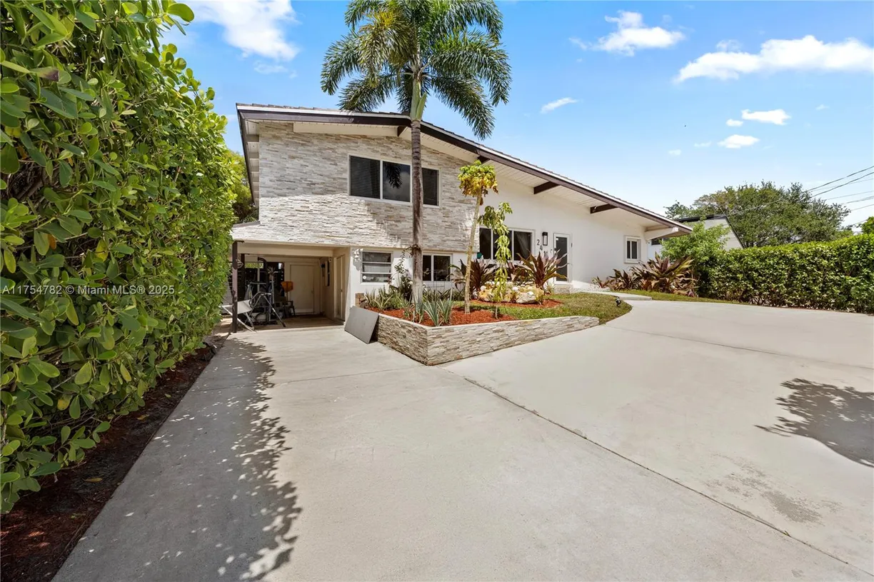 South Florida Real Estate | View 2413 Sugarloaf Ln | Listing