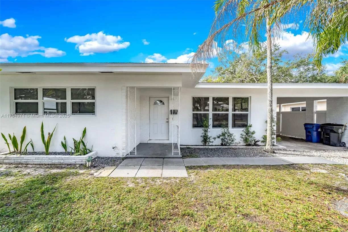 South Florida Real Estate | View 209 SW 18th Ave | Listing