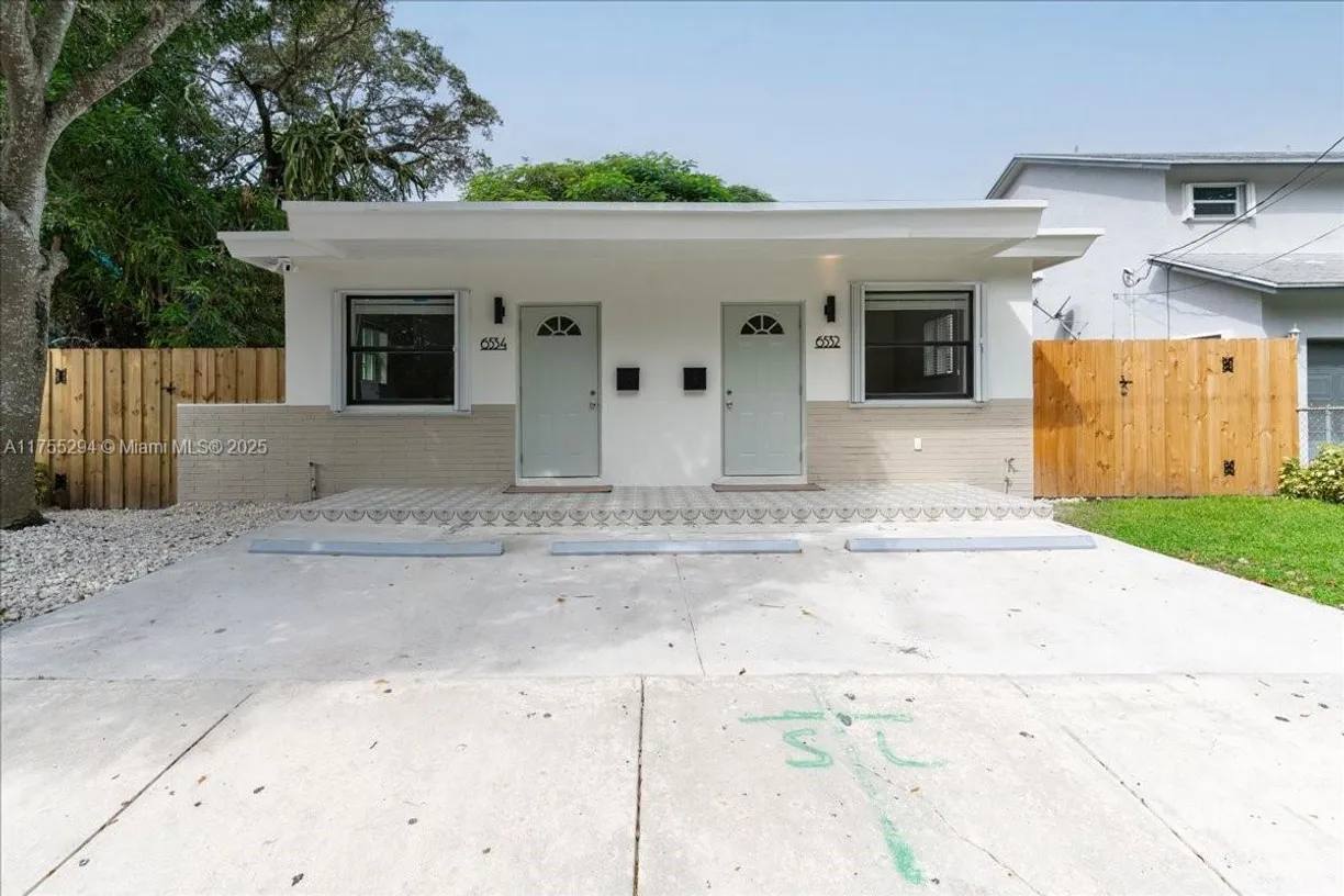 South Florida Real Estate | View 6532 SW 59th Ct, 6532 | 1 Bed, 1 Bath