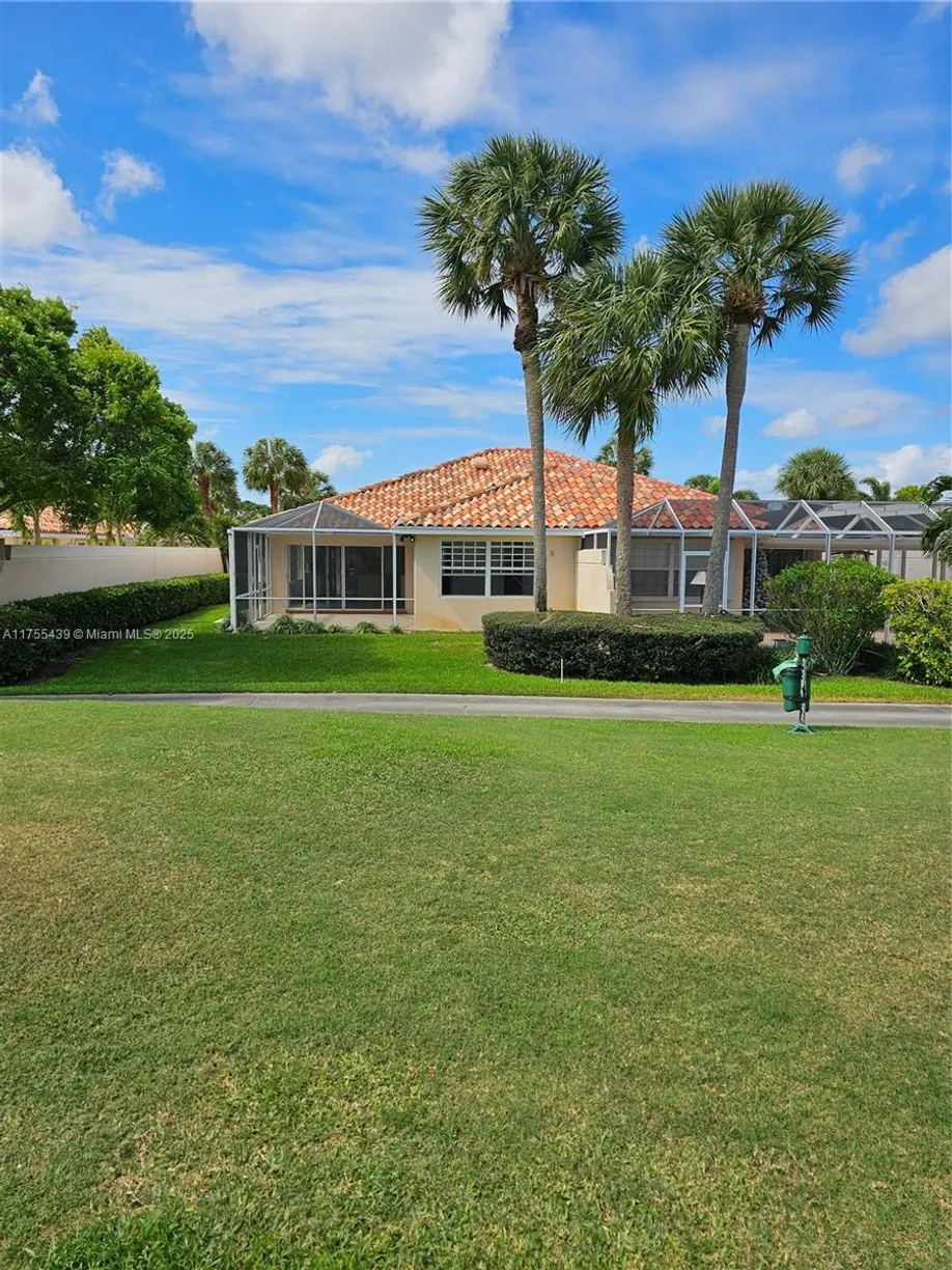 South Florida Real Estate | View 8281 SE Double Tree Dr, 8281 | Listing