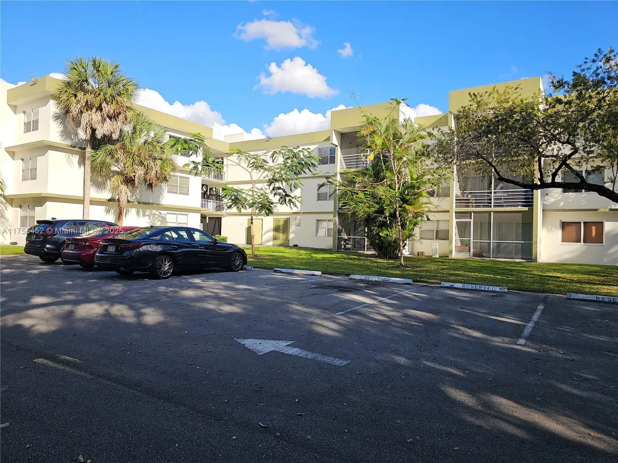 South Florida Real Estate | View 4235 N University Dr, 314 | 2 Beds, 2 Baths