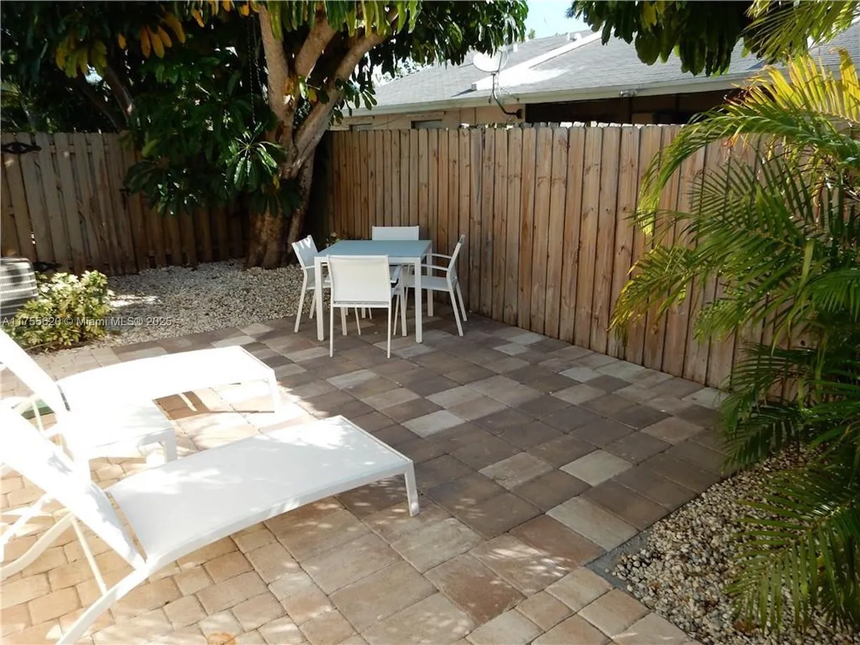 South Florida Real Estate | View 231 SW 15th St, 1-8 | Listing