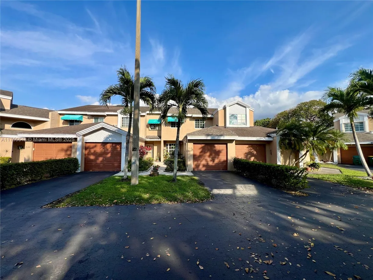 South Florida Real Estate | View 7114 Woodmont Way, 7114 | 3 Beds, 2 Baths