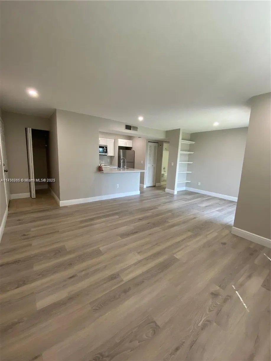 South Florida Real Estate | View 1261 SW 46th Ave, 2012 | 1 Bed, 1 Bath
