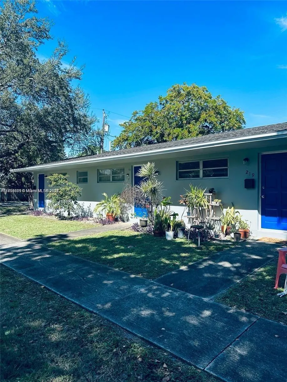 South Florida Real Estate | View 213 SW 1st Ct, 213 | 2 Beds, 2 Baths