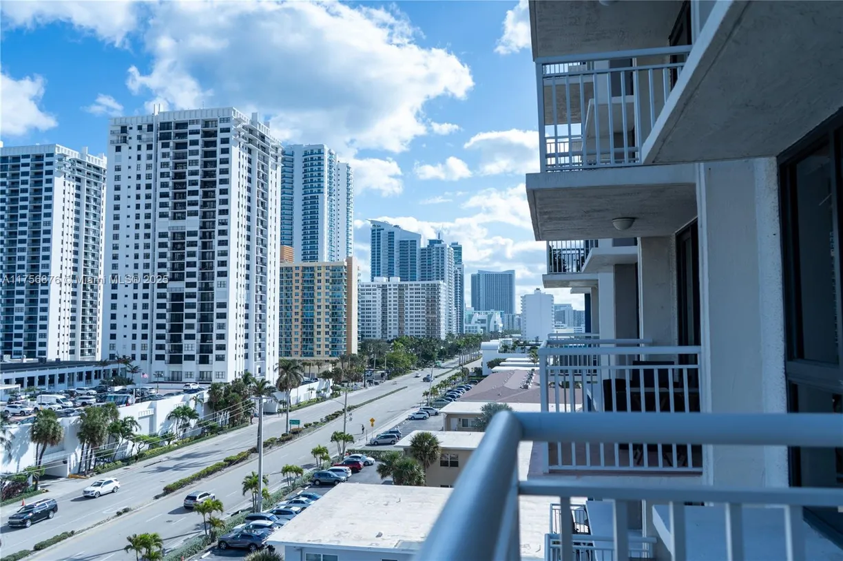 South Florida Real Estate | View 1600 S Ocean Dr, 8I | Listing