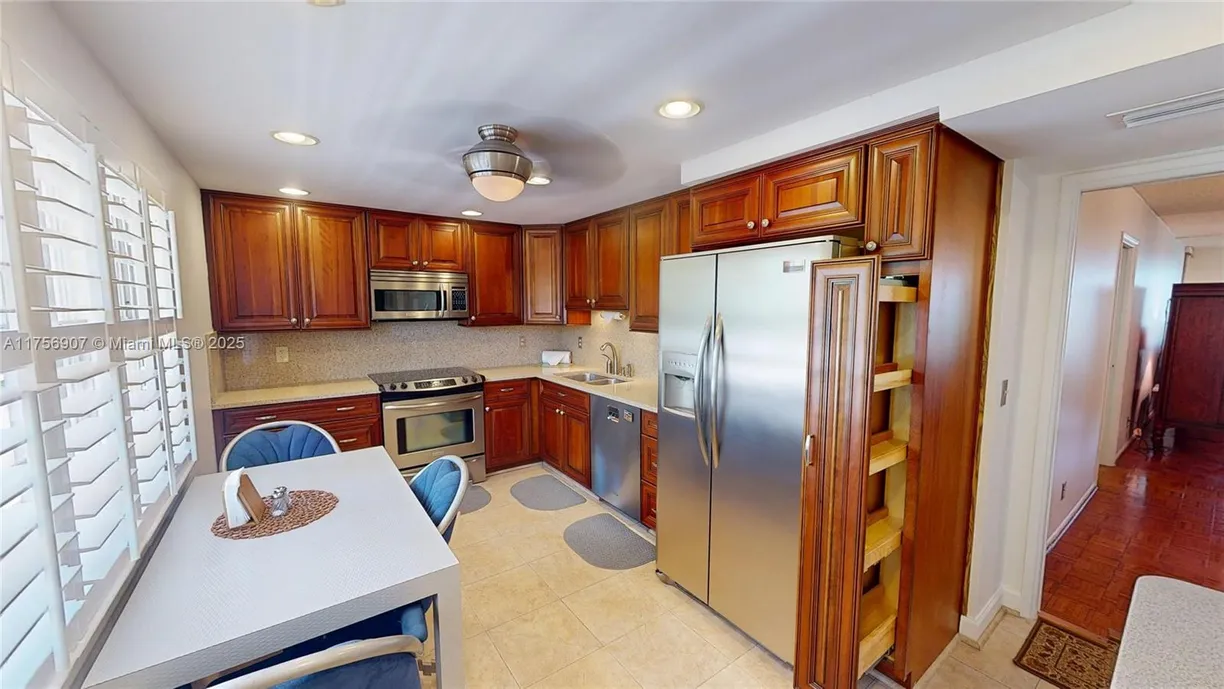 South Florida Real Estate | View 3970 Oaks Clubhouse Dr, 307 | Listing