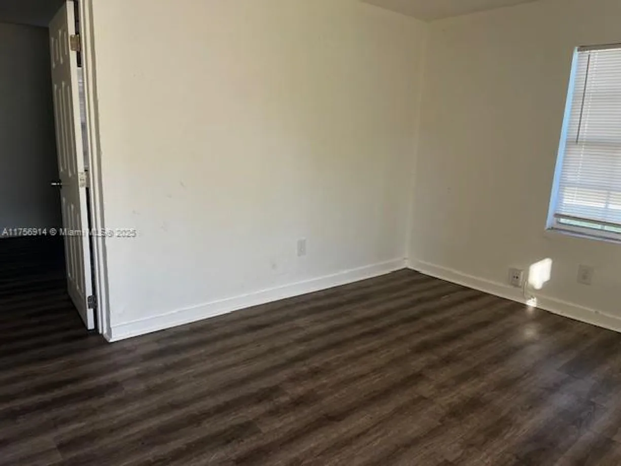 South Florida Real Estate | View 620 NW 9th Ave | Listing