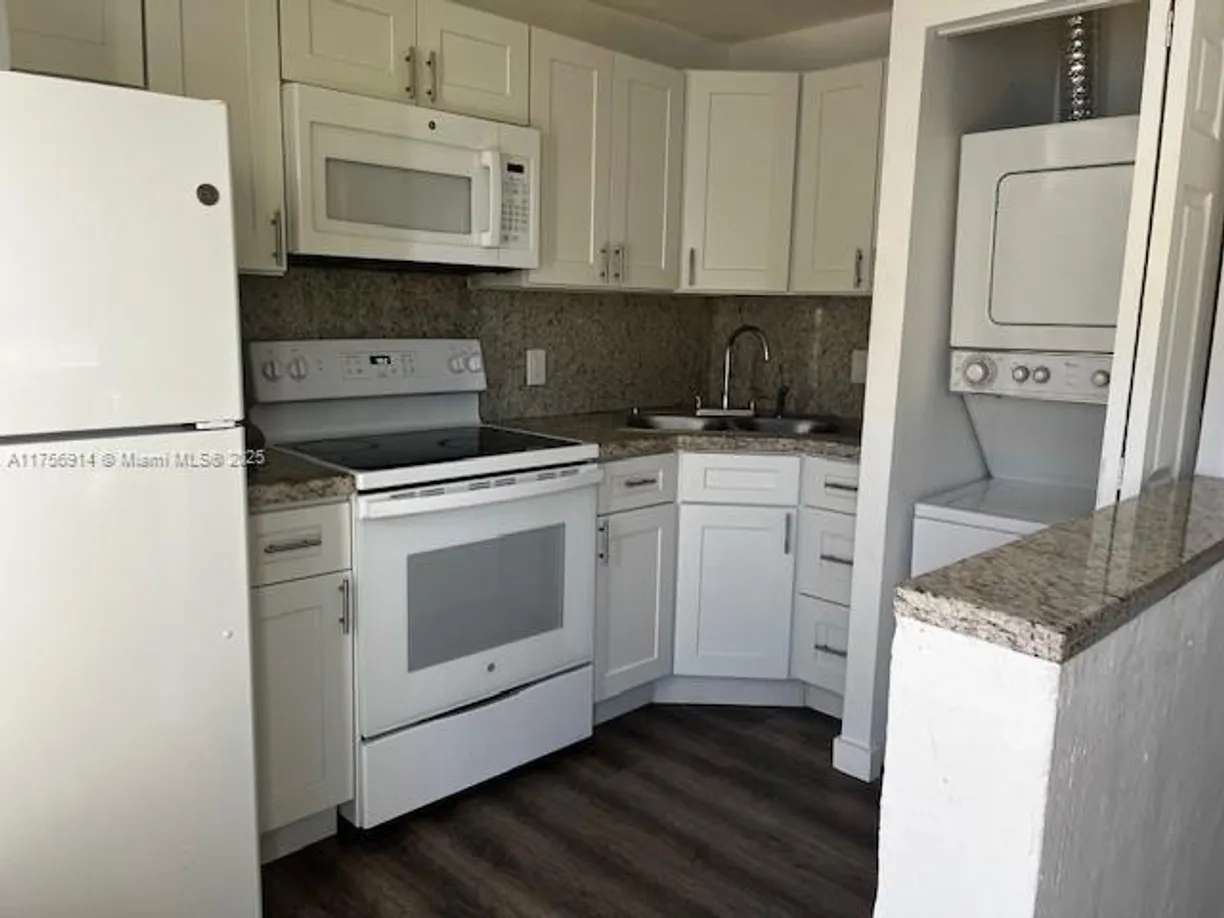 South Florida Real Estate | View 620 NW 9th Ave | Listing