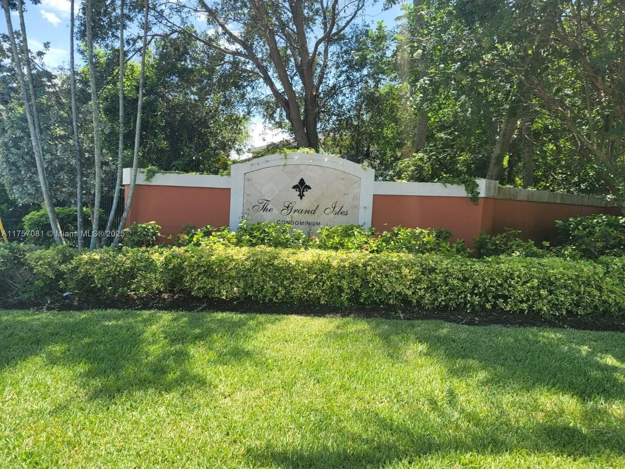 South Florida Real Estate | View 4175 N Haverhill Rd, 922 | 2 Beds, 2 Baths