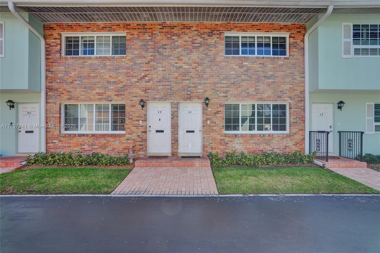 South Florida Real Estate | View 5400 N Ocean Blvd, 38 | Listing