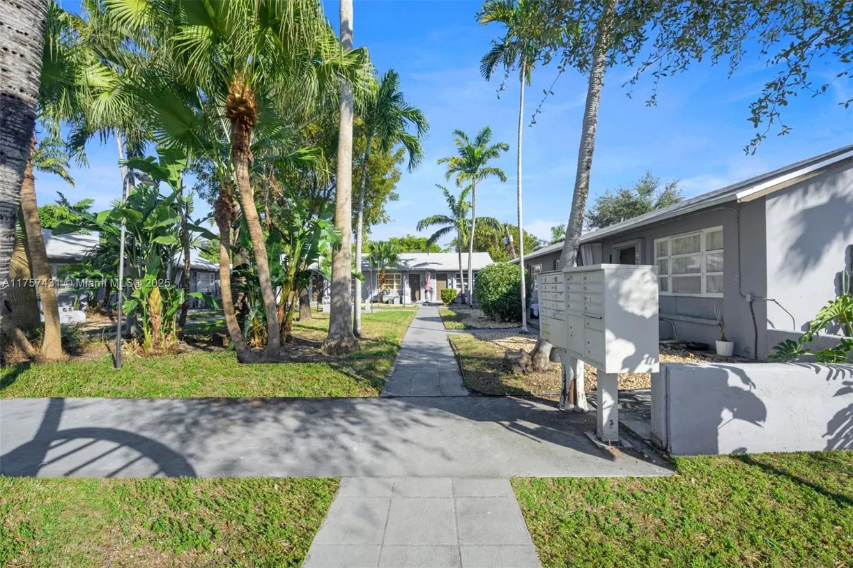 South Florida Real Estate | View 1815 Mckinley St