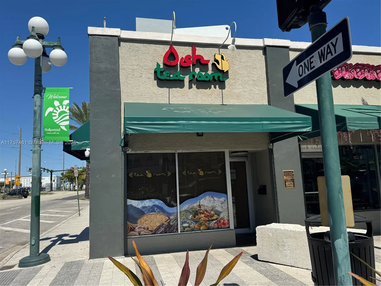 South Florida Real Estate | View 2051B Hollywood Blvd