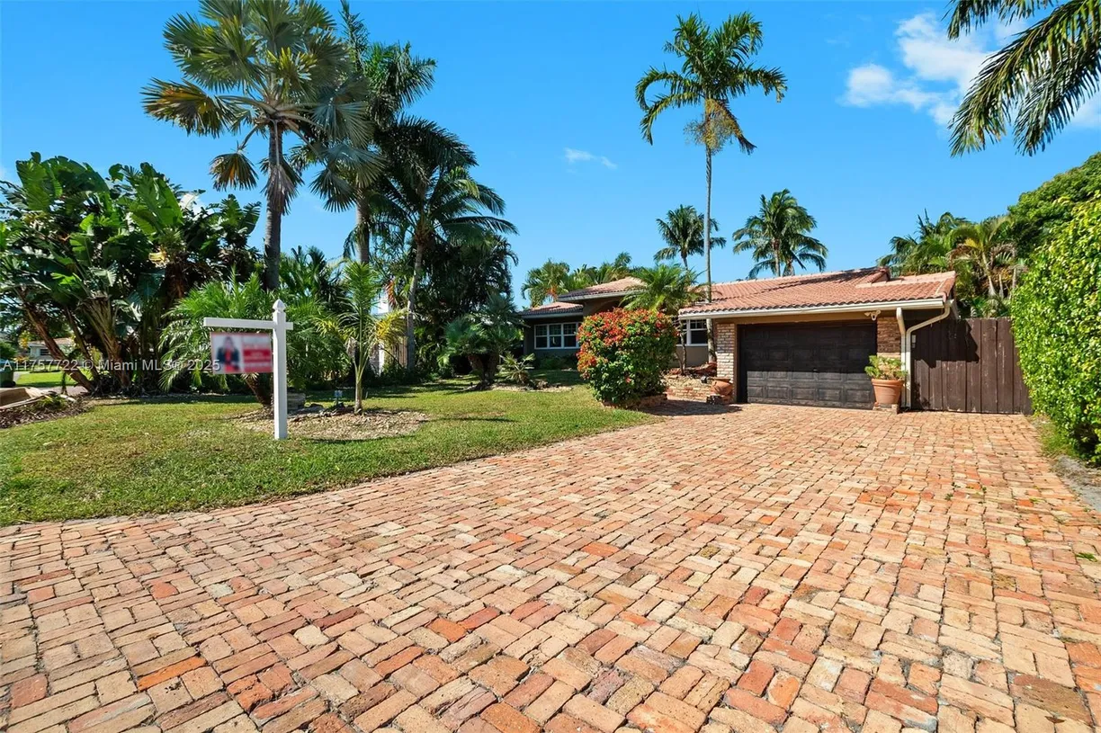 South Florida Real Estate | View 2725 NE 21st Ave | Listing