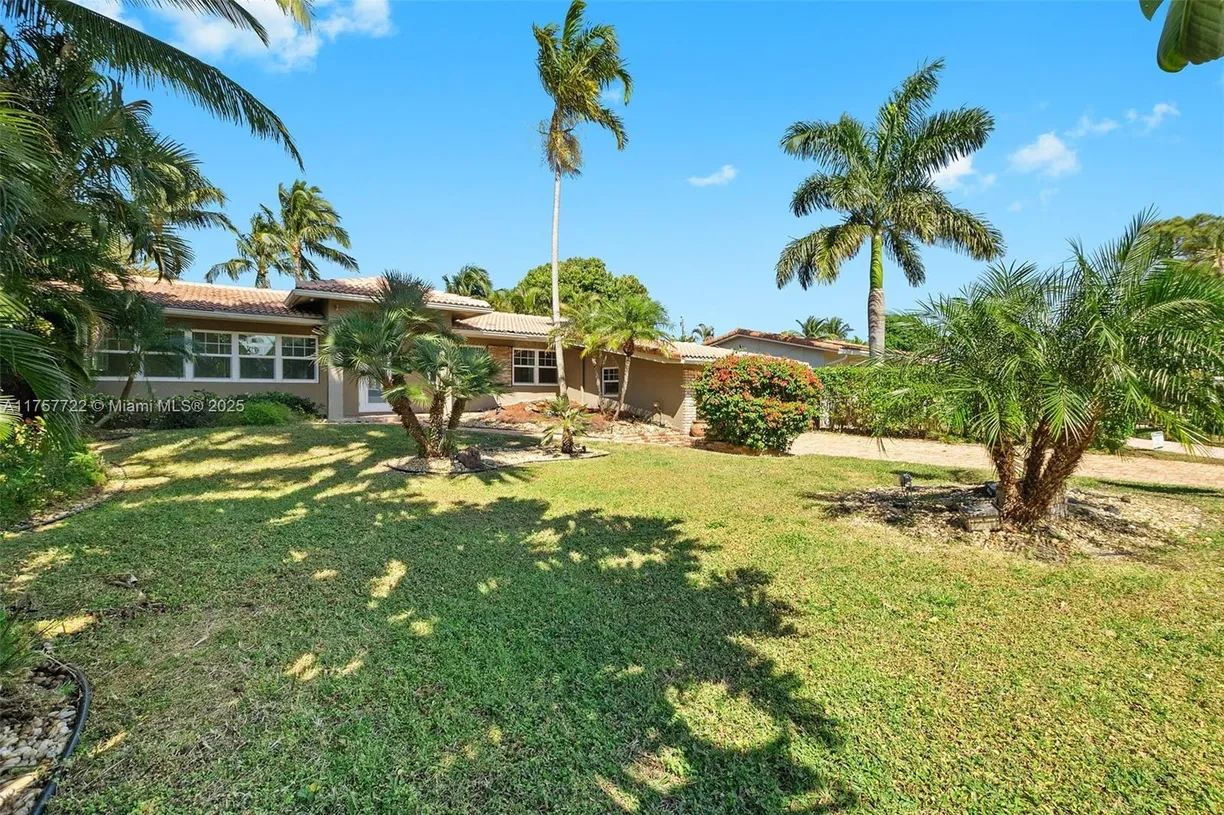 South Florida Real Estate | View 2725 NE 21st Ave | Listing