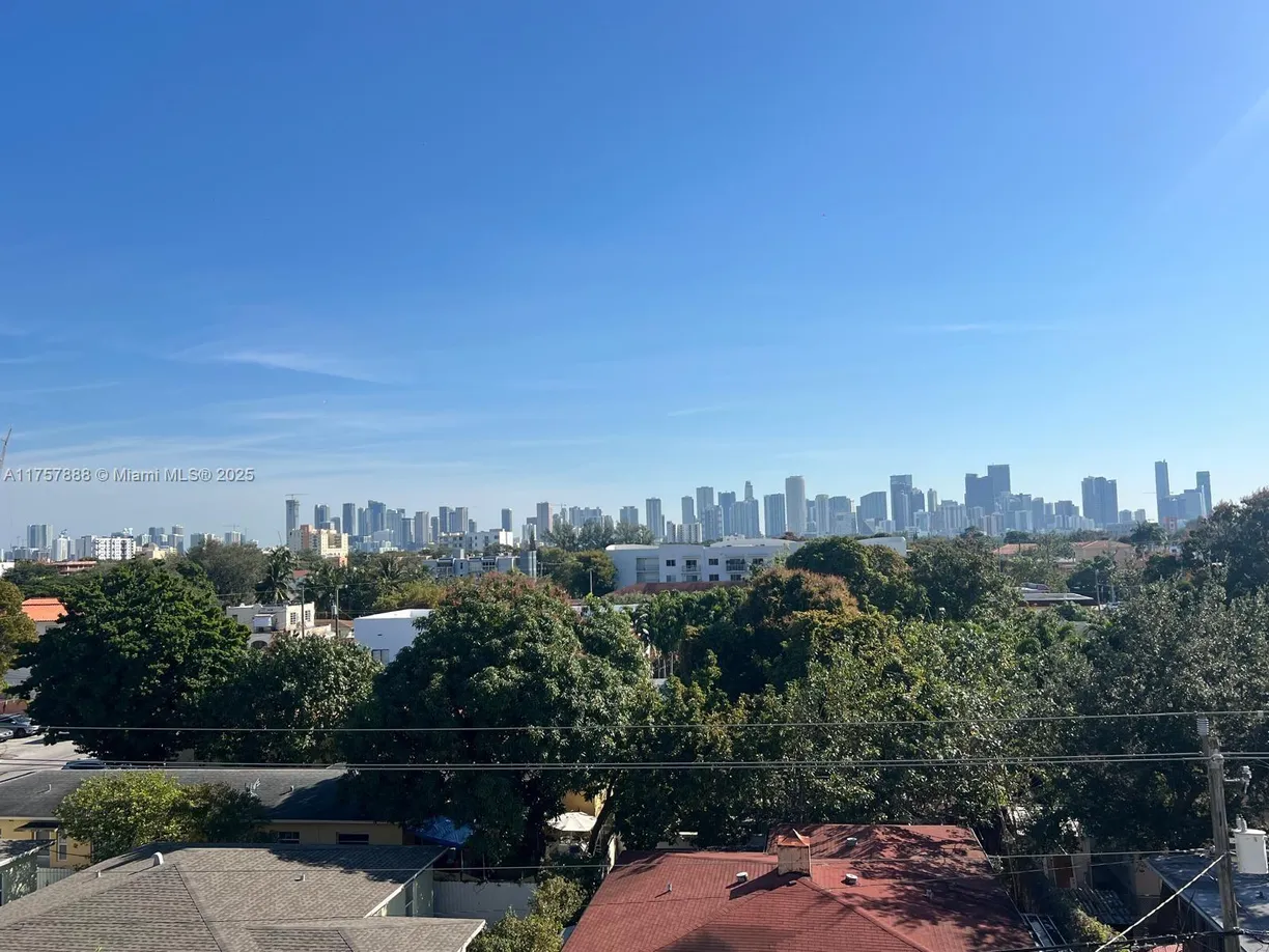 South Florida Real Estate | View 500 SW 19th Ave, 203 | Listing